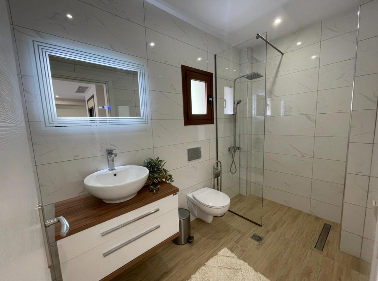 Agora Luxury Villa I ลูตรากี ภายนอก รูปภาพ